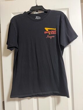 IN-N-OUT Arizona Short Sleeve Size Medium